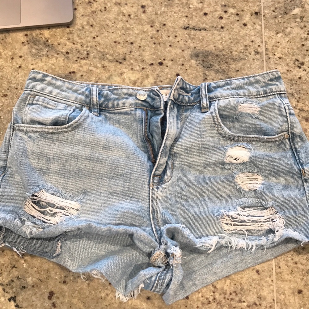 Ripped denim shorts
